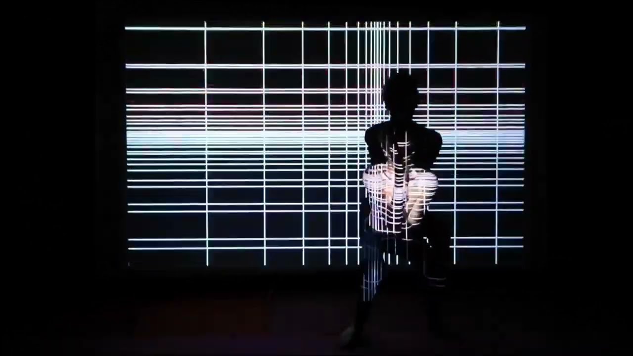 Corps en mouvement au sein de l’environnement audiovisuel interactif La Métamorphe