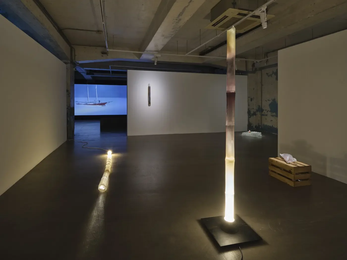 Vue de l’installation / Installation view: Lap-See Lam, Bamboo Palace, Revisited, Blindspot Gallery, Hong Kong, 2026.